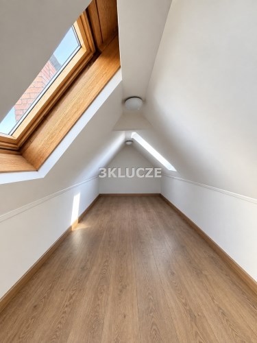 Mieszkanie 4 pokoje KOnstantynów - strych